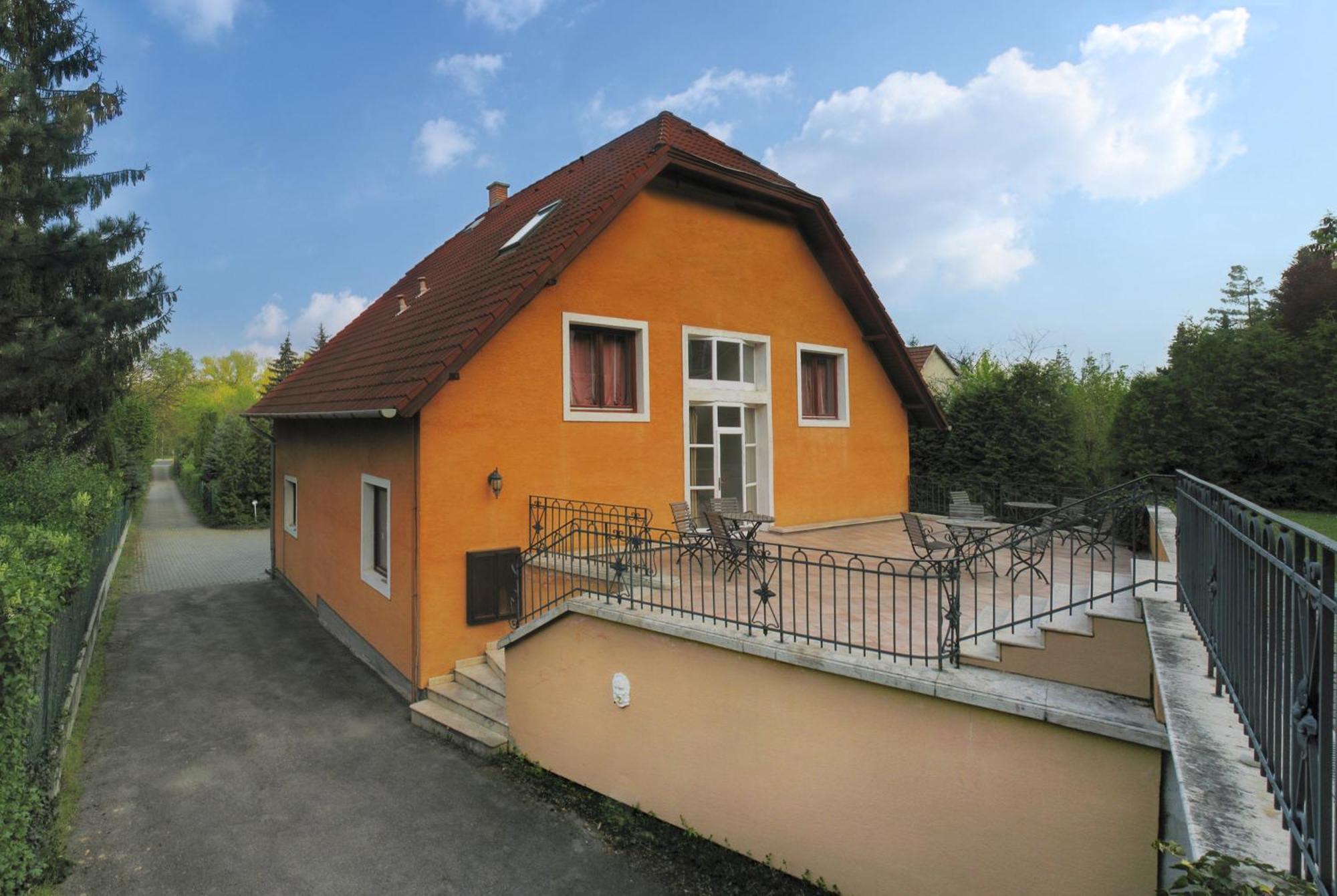 Nr 100 Szentendre Hotel Panzio Szolgaltatasok Exterior foto