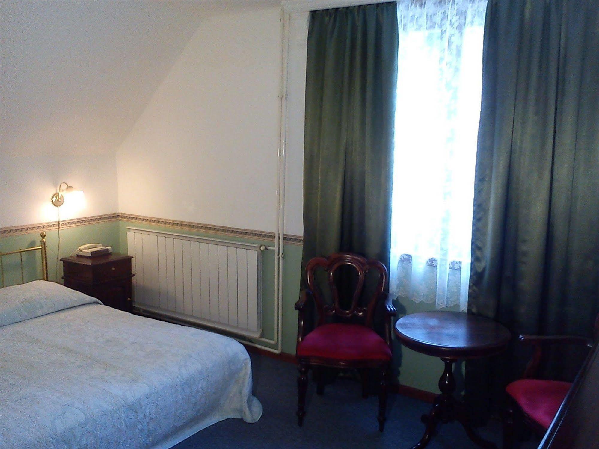 Nr 100 Szentendre Hotel Panzio Szolgaltatasok Exterior foto